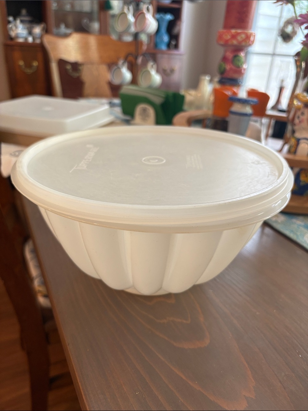 Tupperware White Plastic Round Storage Bowl with Lid